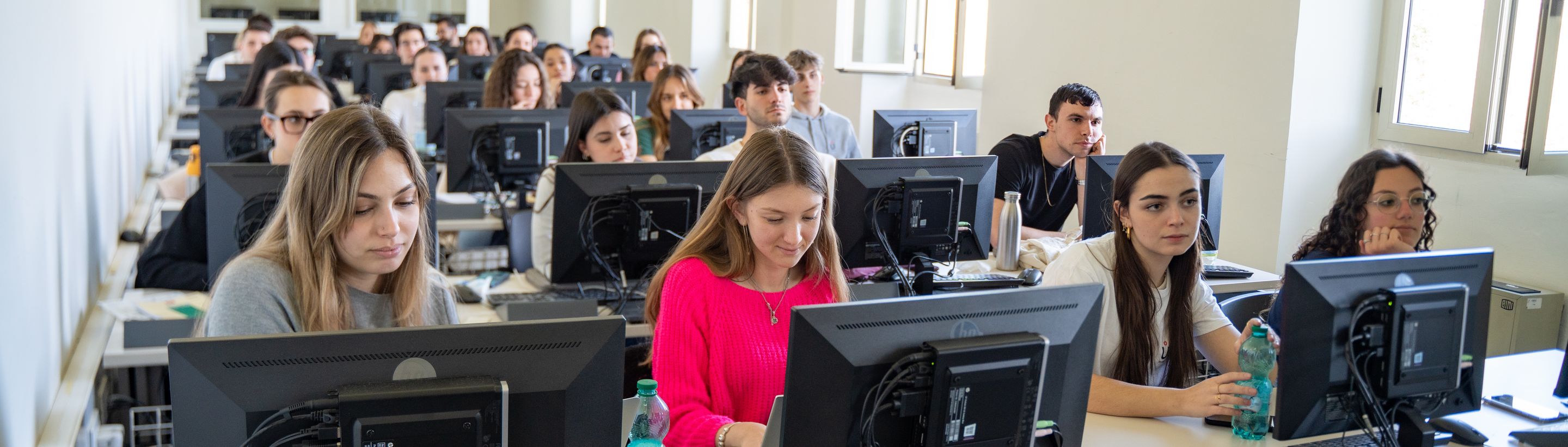 Students and lecturer in the Unicollege computer lab